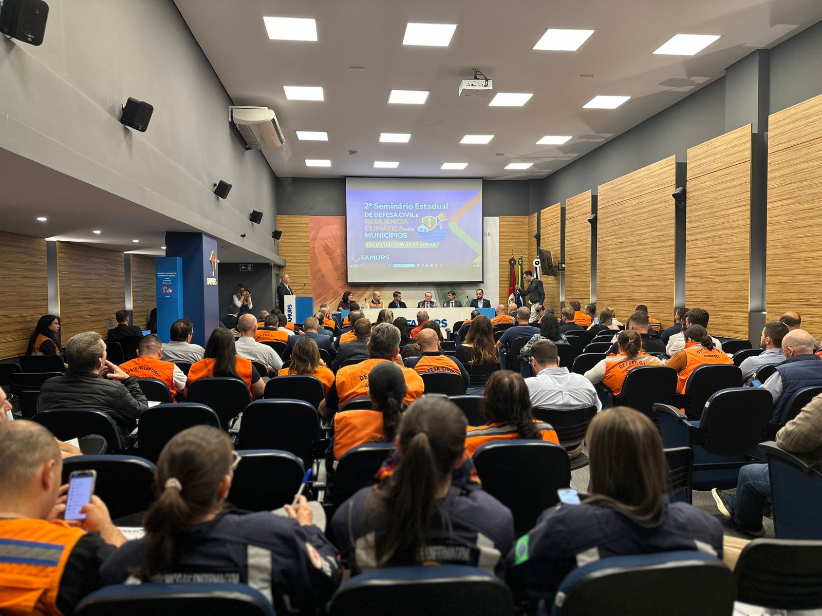 Autoridades destacaram que prepara&ccedil;&atilde;o, planejamento e integra&ccedil;&atilde;o entre institui&ccedil;&otilde;es s&atilde;o fundamentais para enfrentar eventos clim&aacute;ticos extremos